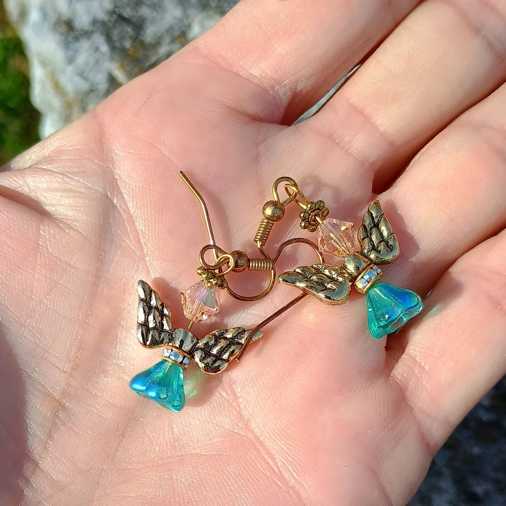 ADORABLE *cute* handmade angel core earrings w teal crystal accent, Christian